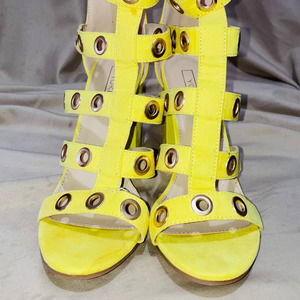 New Yoki Yellow Gladiator Block Heeled Suede Sandal Size 8